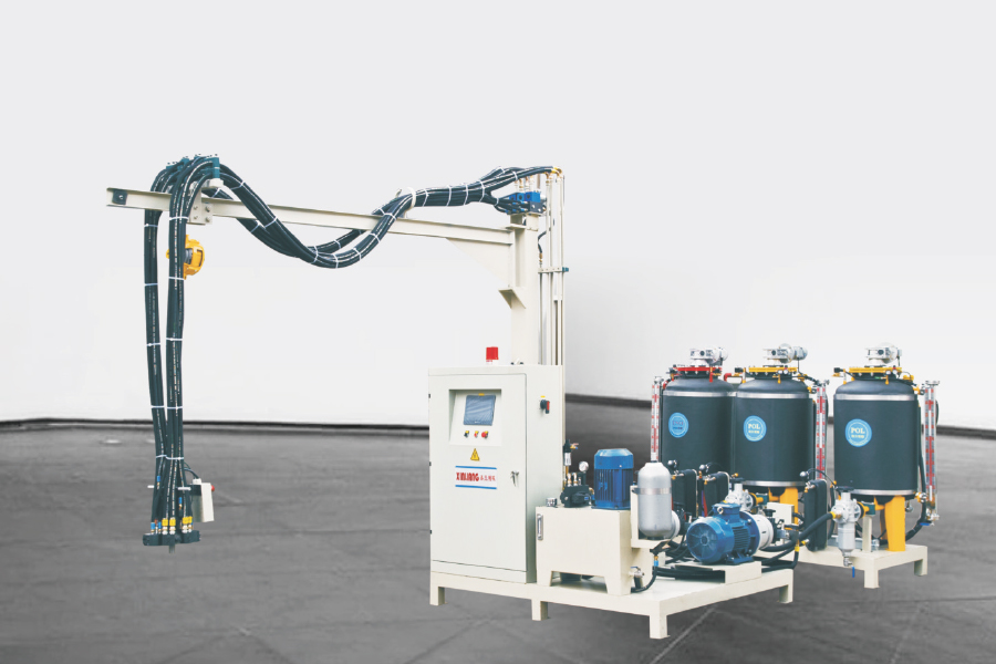 Trójzmienna poliuretanowa maszyna wtrysku wysokiego ciśnienia Ningbo Xinliang Machinery Co., Ltd.